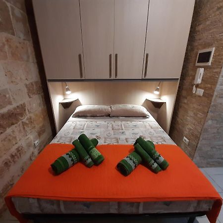 I Marchesi Del Grillo - Vicinanze Stazione, Campus, Policlinico Bed & Breakfast Bari Exterior photo