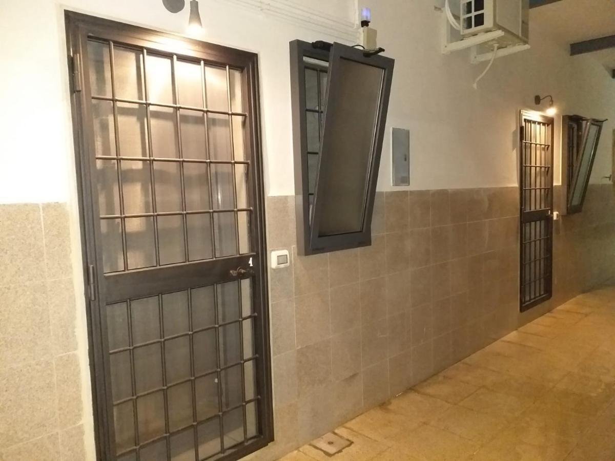 I Marchesi Del Grillo - Vicinanze Stazione, Campus, Policlinico Bed & Breakfast Bari Exterior photo