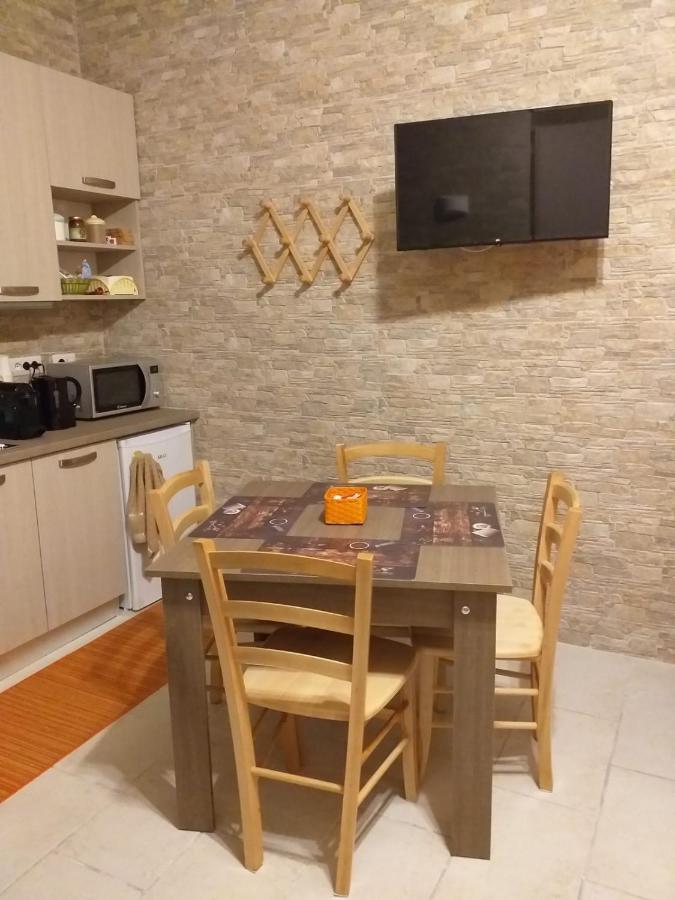 I Marchesi Del Grillo - Vicinanze Stazione, Campus, Policlinico Bed & Breakfast Bari Exterior photo